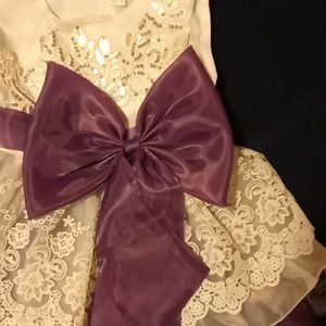 Kids dresses they are like new